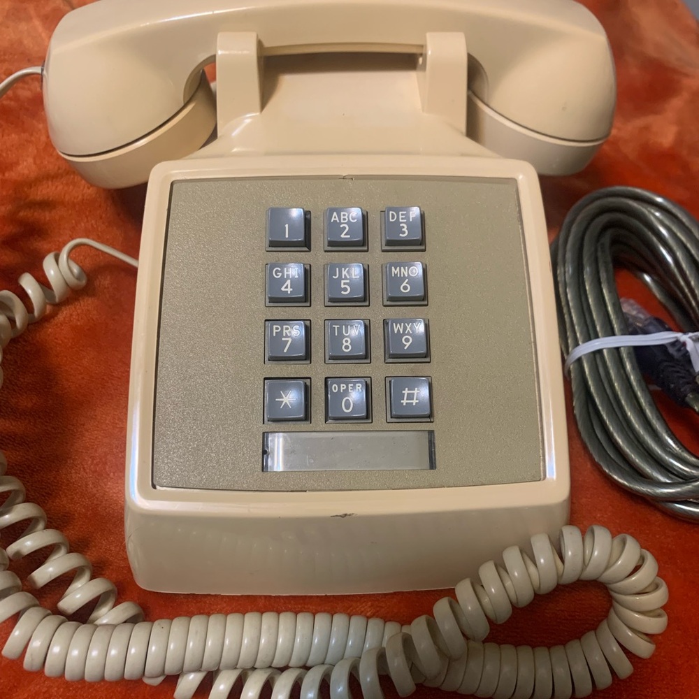 Vintage beige Cortelco 2500 Corded Telephone